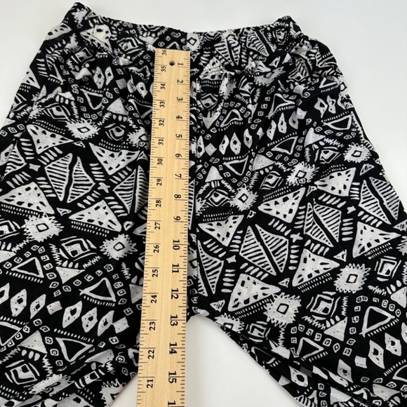 Leggings Womens Black White Geometric Pattern - Picture 6 of 8